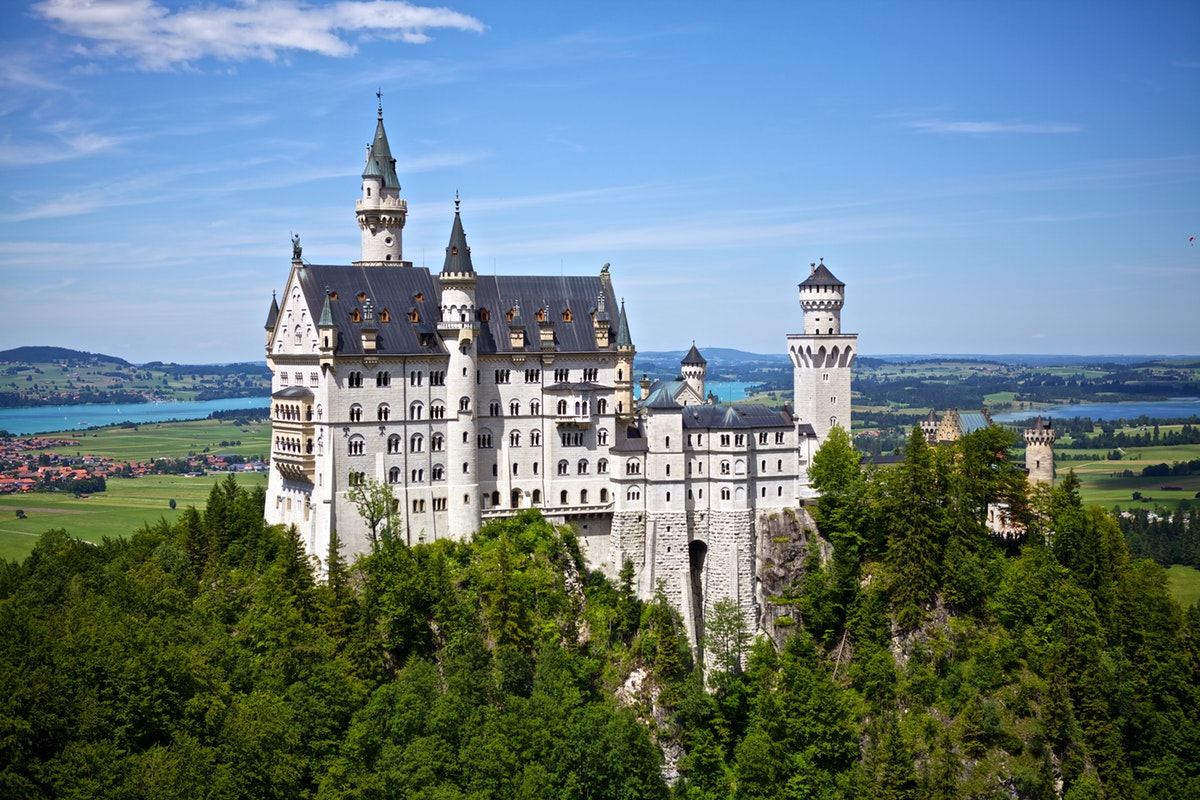 neuschwanstein-castle-germany-disney-40735.jpeg