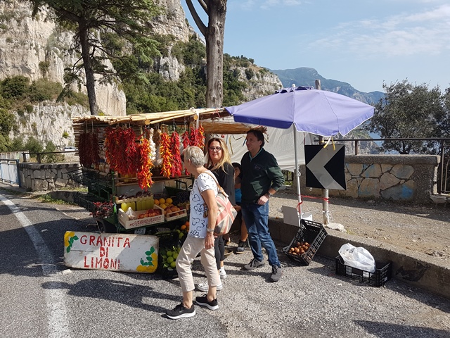 Sosta prima di Positano.jpg