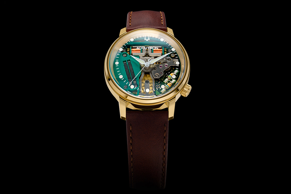 Accutron_oro_copia.jpg