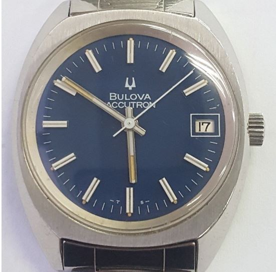 Bulova 2181 con corona ore 3.JPG
