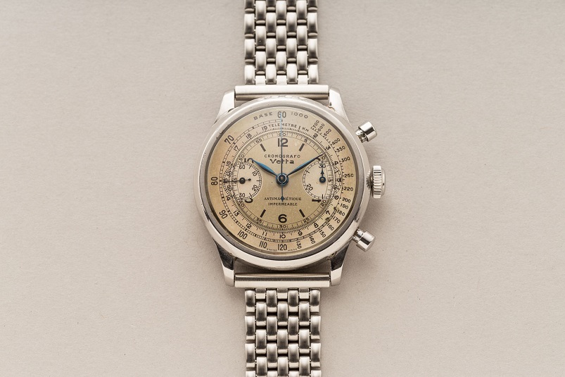 vetta clamshell 1.jpg