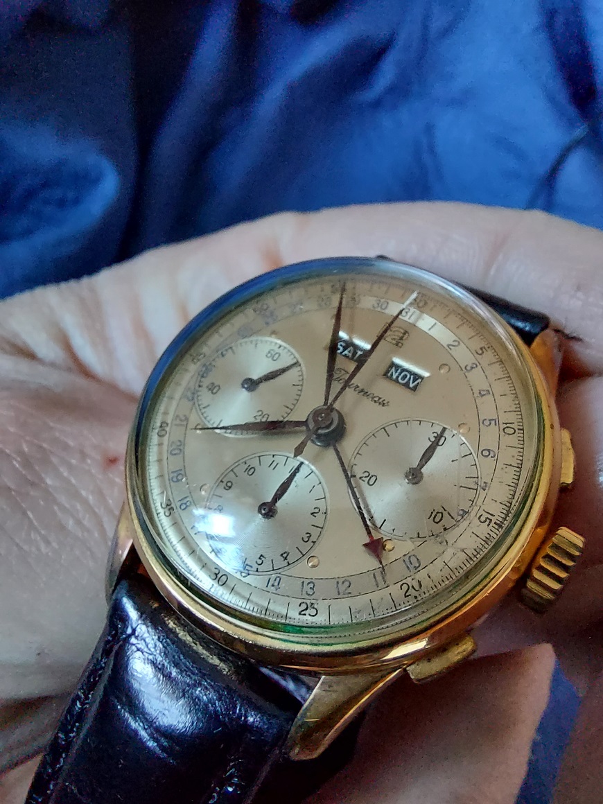 TOURNEAU IN MANO.jpg