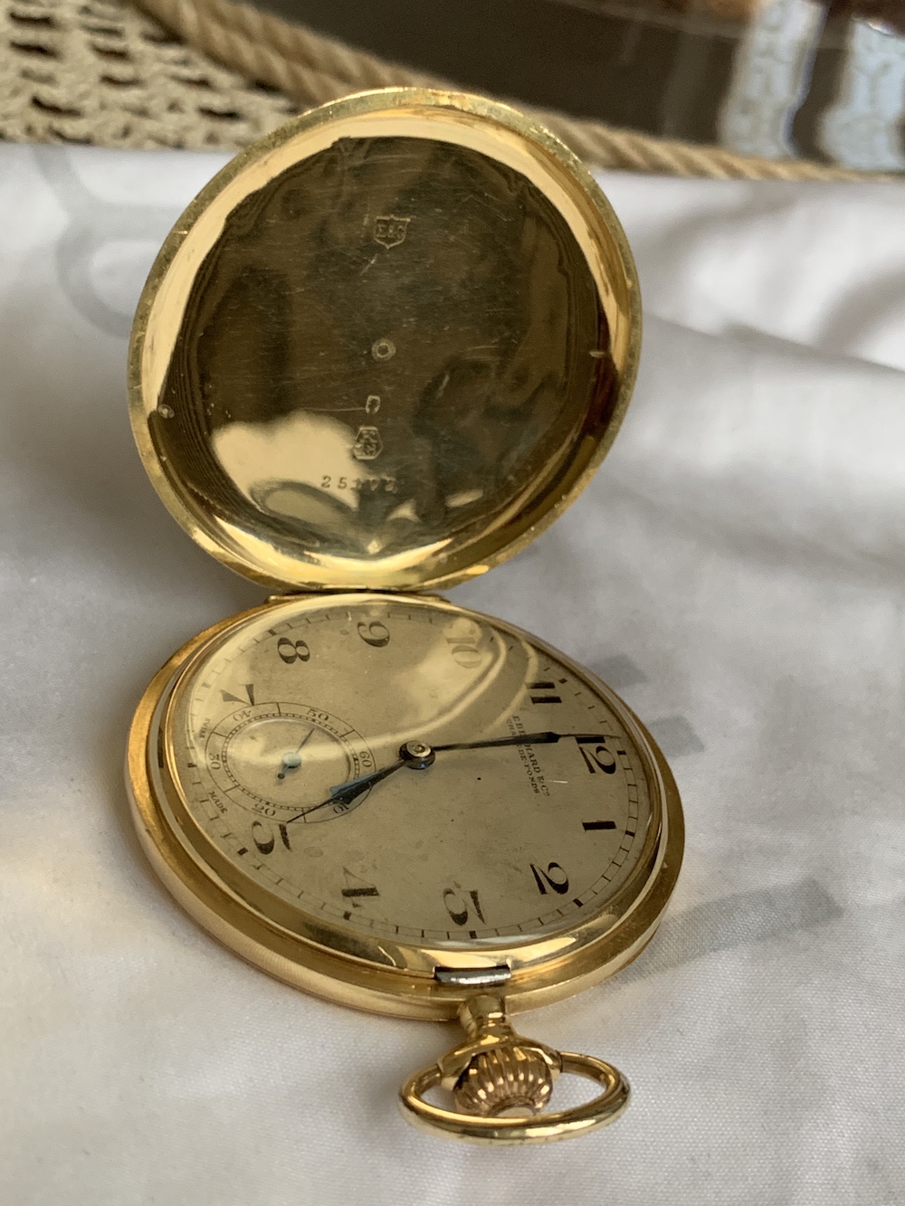 FOND OK IMG_2572 red.jpeg