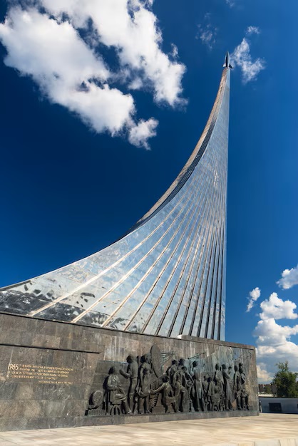 monumento-ai-conquistatori-dello-spazio-a-mosca_788189-10184.jpg