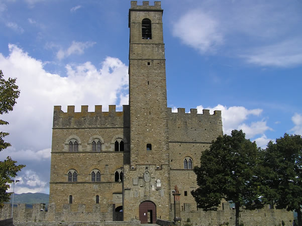 Castello-dei-Conti-Guidi-Poppi-Arezzo.-Autore-e-Copyright-Marco-Ramerini.jpg